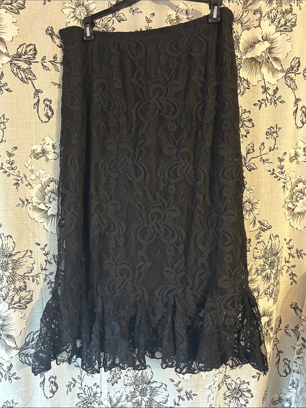 Classic Black Lace Midi Skirt - Elegant Women's Skirt